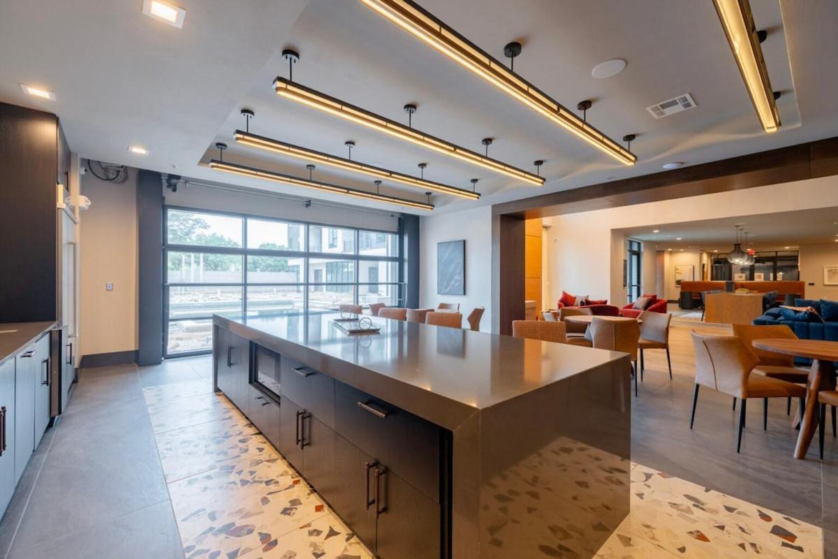 Апартаменти Stylish 2Br With Pool, Gym & Views Остін Екстер'єр фото